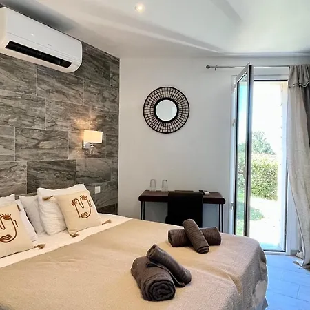 Leccia Vue Piscine Chauffee * Bonifacio (Corsica)