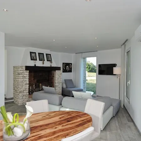 Leccia Vue Piscine Chauffee *