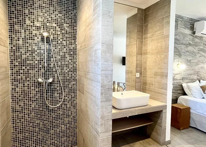 Leccia Vue Piscine Chauffee Bonifacio (Corsica)